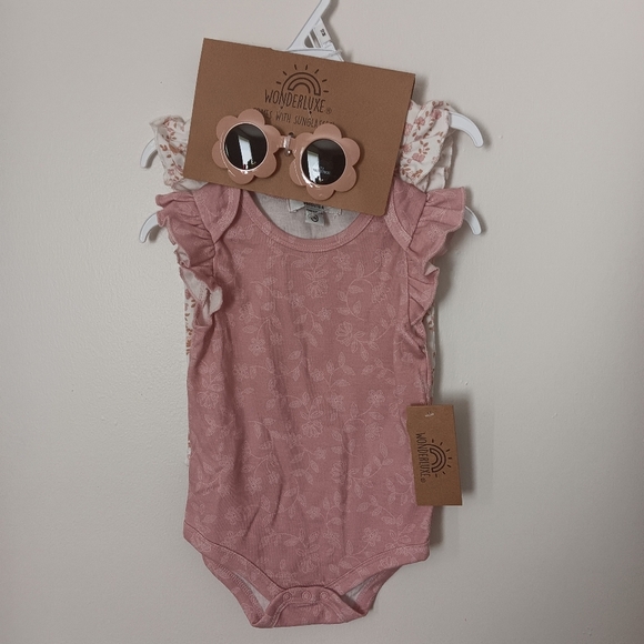 Chic Pink Bodysuit Set With Sunglasses. - Picture 1 of 4